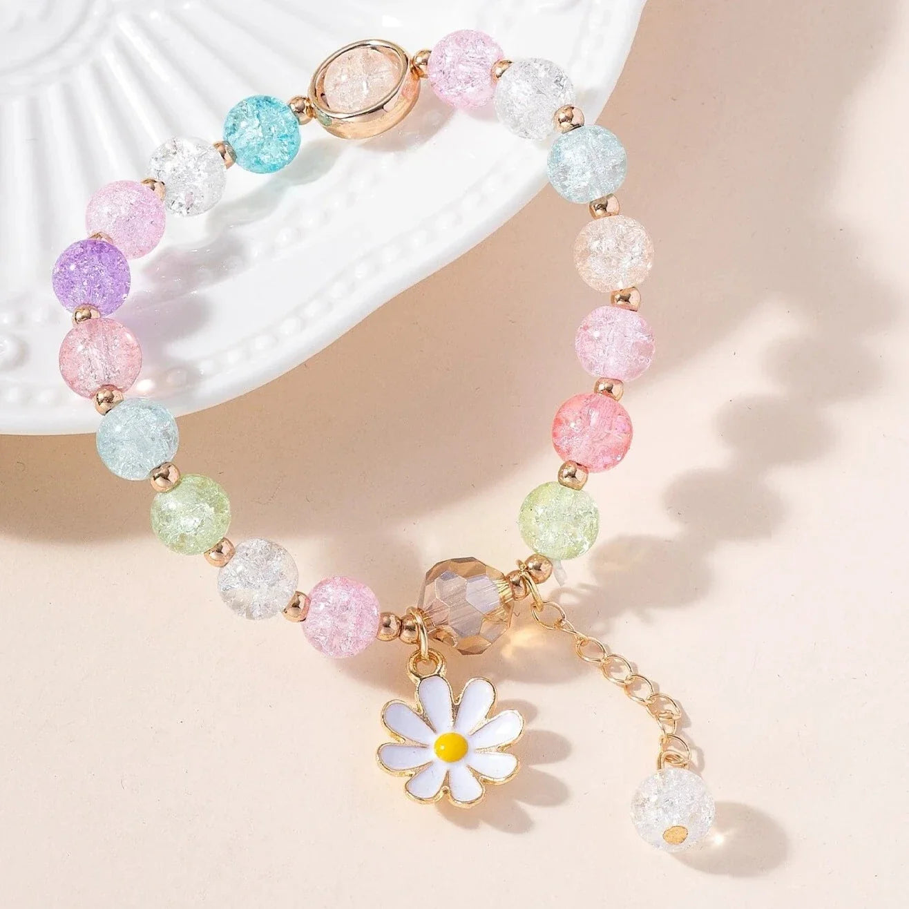 ¡𝐔𝐋𝐓𝐈𝐌𝐀 𝐓𝐄𝐍𝐃𝐄𝐍𝐂𝐈𝐀! Pulsera Colorida con Dije de Margarita 🌼