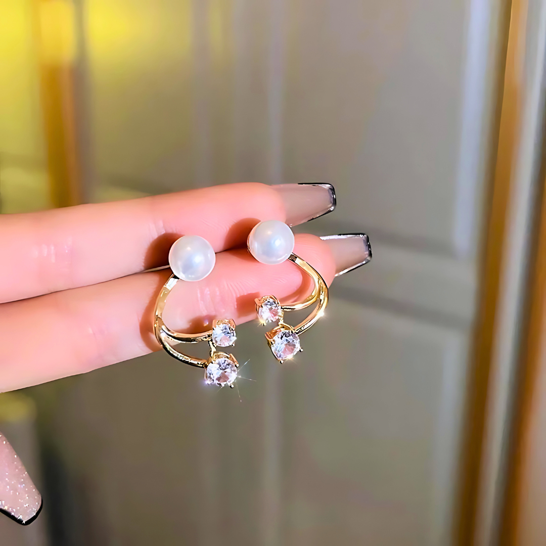 ¡𝐄𝐋𝐄𝐆𝐀𝐍𝐂𝐈𝐀 𝐘 𝐒𝐄𝐑𝐄𝐍𝐈𝐃𝐀𝐃! Aretes chapados en oro con perlas y diamantes - 𝐏𝐫𝐨𝐭𝐞𝐜𝐜𝐢𝐨𝐧 𝐲 𝐄𝐦𝐩𝐨𝐝𝐞𝐫𝐚𝐦𝐢𝐞𝐧𝐭𝐨 𝐃𝐢𝐚𝐫𝐢𝐨 | 𝗢𝗙𝗘𝗥𝗧𝗔 2️⃣✖️1️⃣