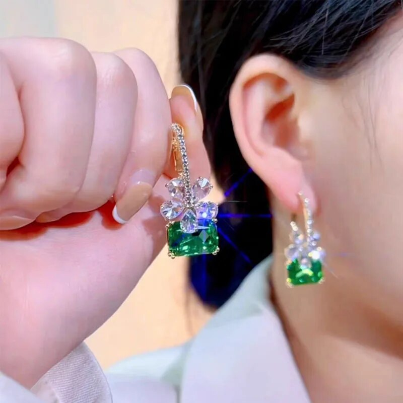 💎 Aretes de moda con diseño de flor y cristal de circonita verde 💎