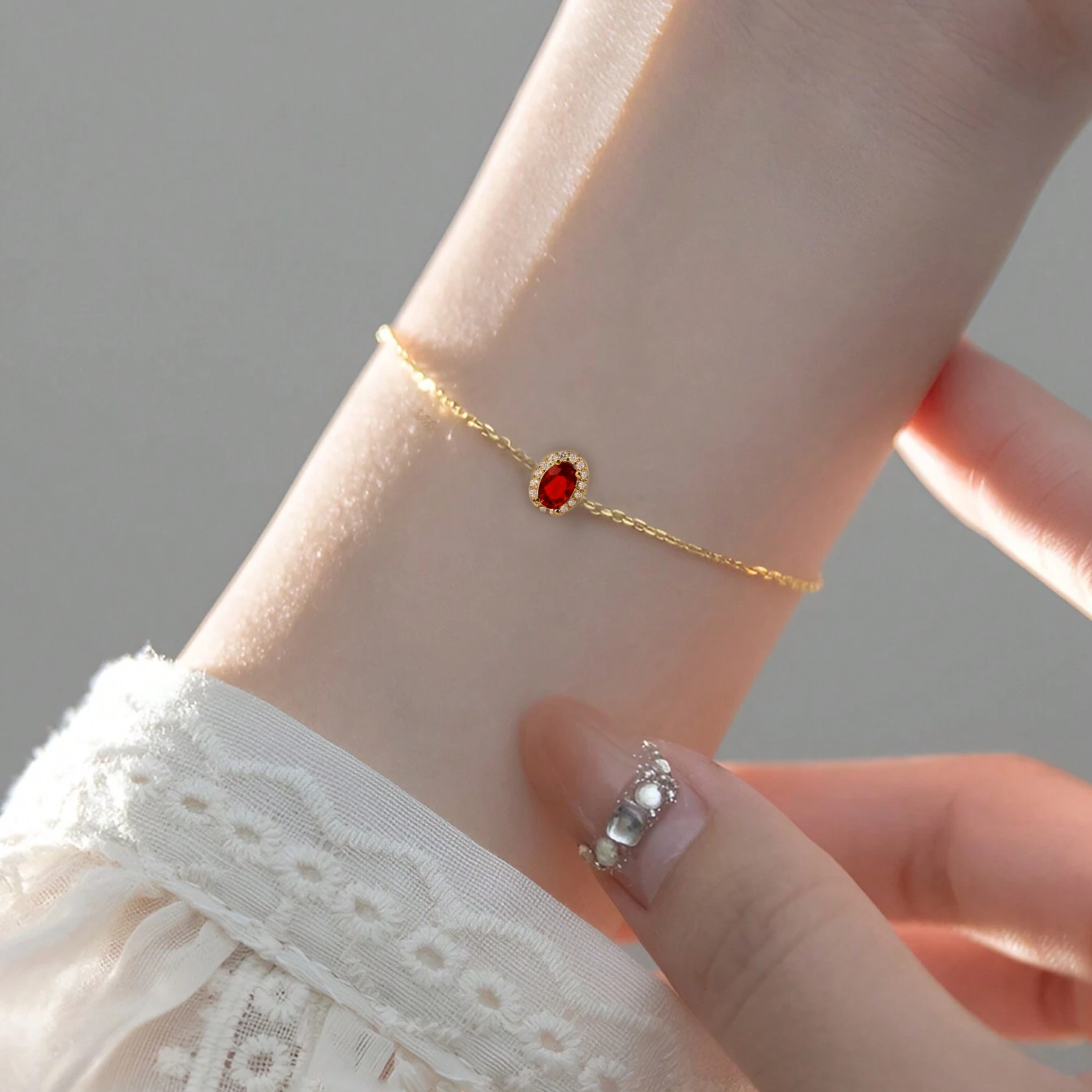 ¡𝐂𝐎𝐌𝐏𝐑𝐀 𝐀𝐇𝐎𝐑𝐀 𝐀𝐍𝐓𝐄𝐒 𝐃𝐄 𝐐𝐔𝐄 𝐒𝐄 𝐀𝐆𝐎𝐓𝐄𝐍! Pulsera de Circonio Rojo en Plata 925 Chapado en Oro 18K - ¡𝐄𝐋 𝐑𝐄𝐆𝐀𝐋𝐎 𝐏𝐄𝐑𝐅𝐄𝐂𝐓𝐎 𝐏𝐀𝐑𝐀 𝐄𝐋𝐋𝐀! 🎁