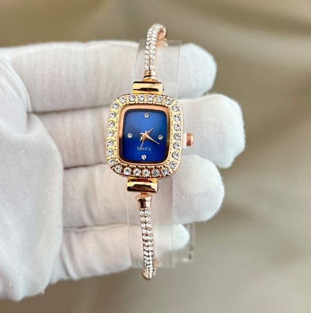 ¡𝐍𝐎 𝐓𝐄 𝐋𝐎 𝐏𝐈𝐄𝐑𝐃𝐀𝐒! Reloj de Mujer de Cuarzo de Oro Rosa con Diamantes y Cristales ⌚