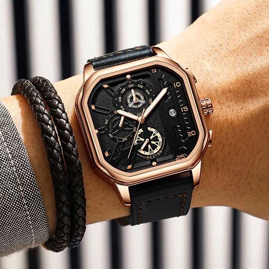 Reloj cuadrado enchapado en oro rosa para hombre